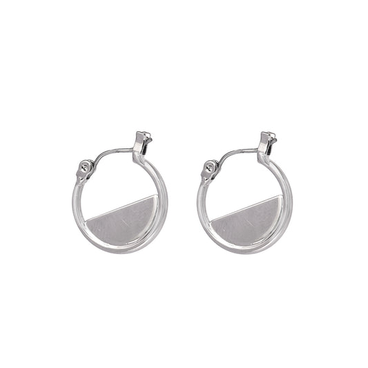 Small metal earrings in silver finish