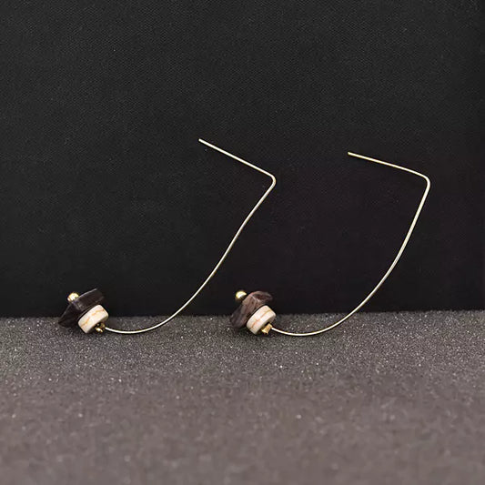 Curved wire earring for girls