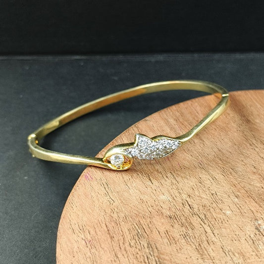 Simple Gold Imitation Bracelet