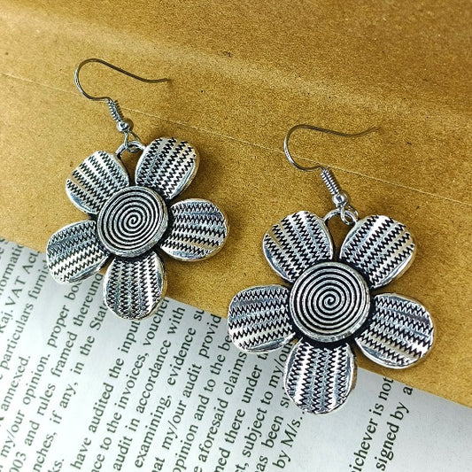 Minimalist Flower Shaped Drop Earrings