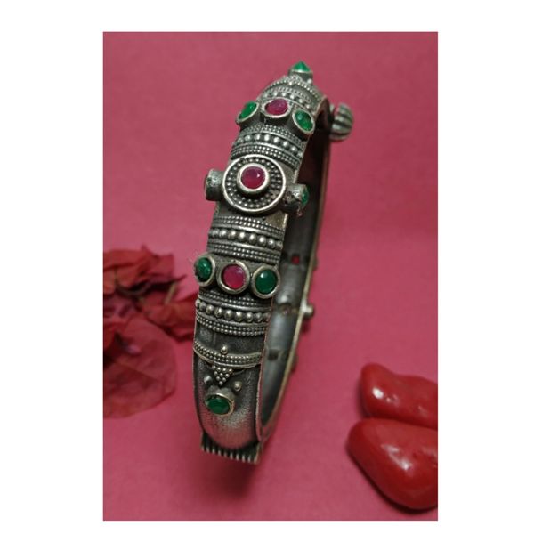 Red & Green Stone Vintage Openable Look Kada For Girls