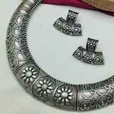 Engraved Choker Hasli Necklace Set