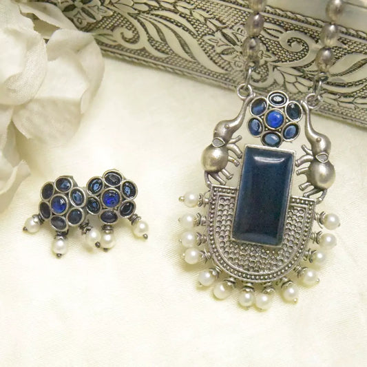 Blue Stone Kundan Pendant Necklace Earring Set