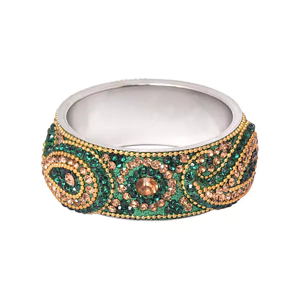 Green broad kada with the traditional ambi pattern