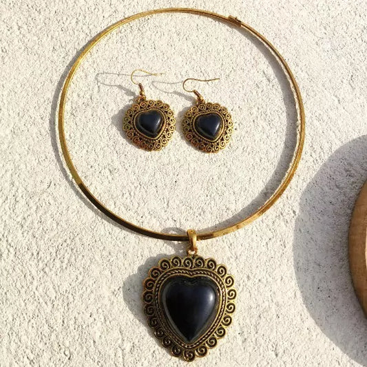 Heart Design Black Onyx Pendant Necklace Set