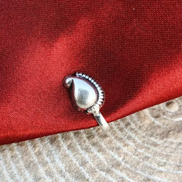 Tribal Shell Nose Pin