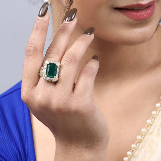 Big Square Emrald Diamond Imitation Ring With Shimmering - The Fineworld