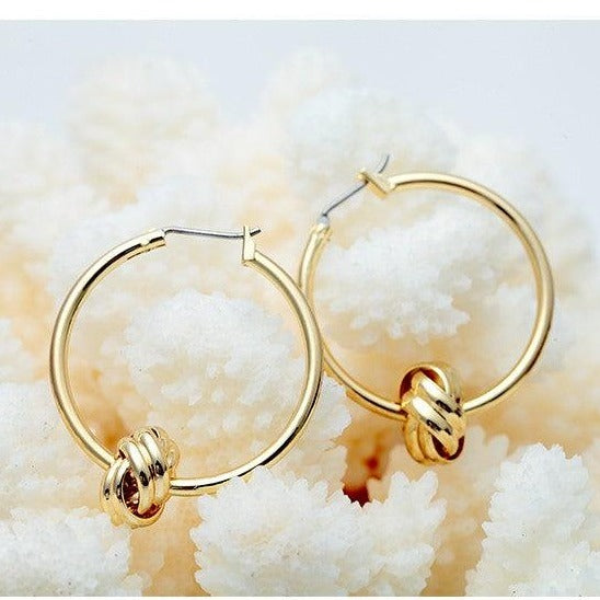 Shiny golden hoop earrings - The Fineworld