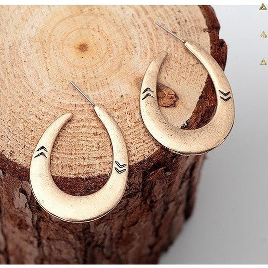 Curved Unique Fashion Earring - The Fineworld